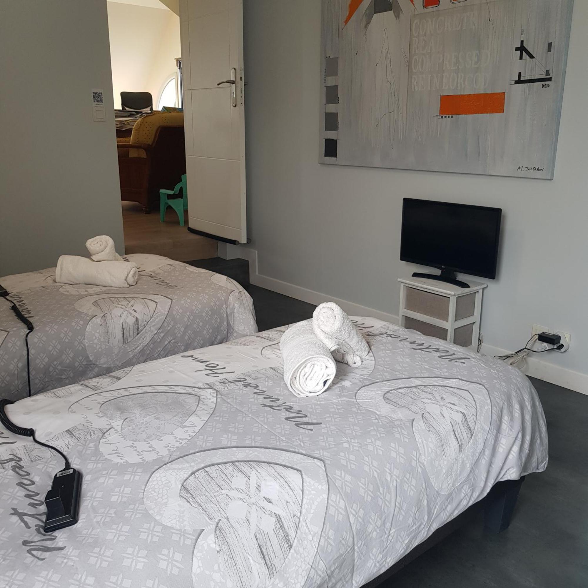 Grande Chambre Entre Caen Et La Mer Chambre Terrasse Jardin Et Piscine Mathieu ภายนอก รูปภาพ